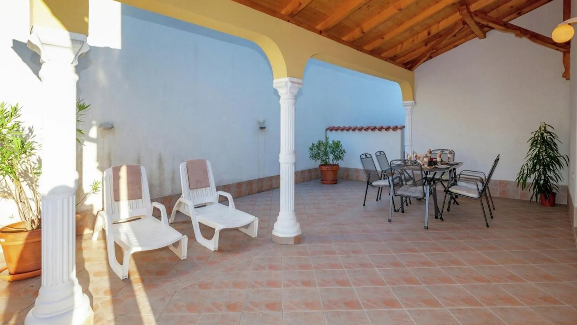 Spacious Apartment In Dramalj With Swimming Pool