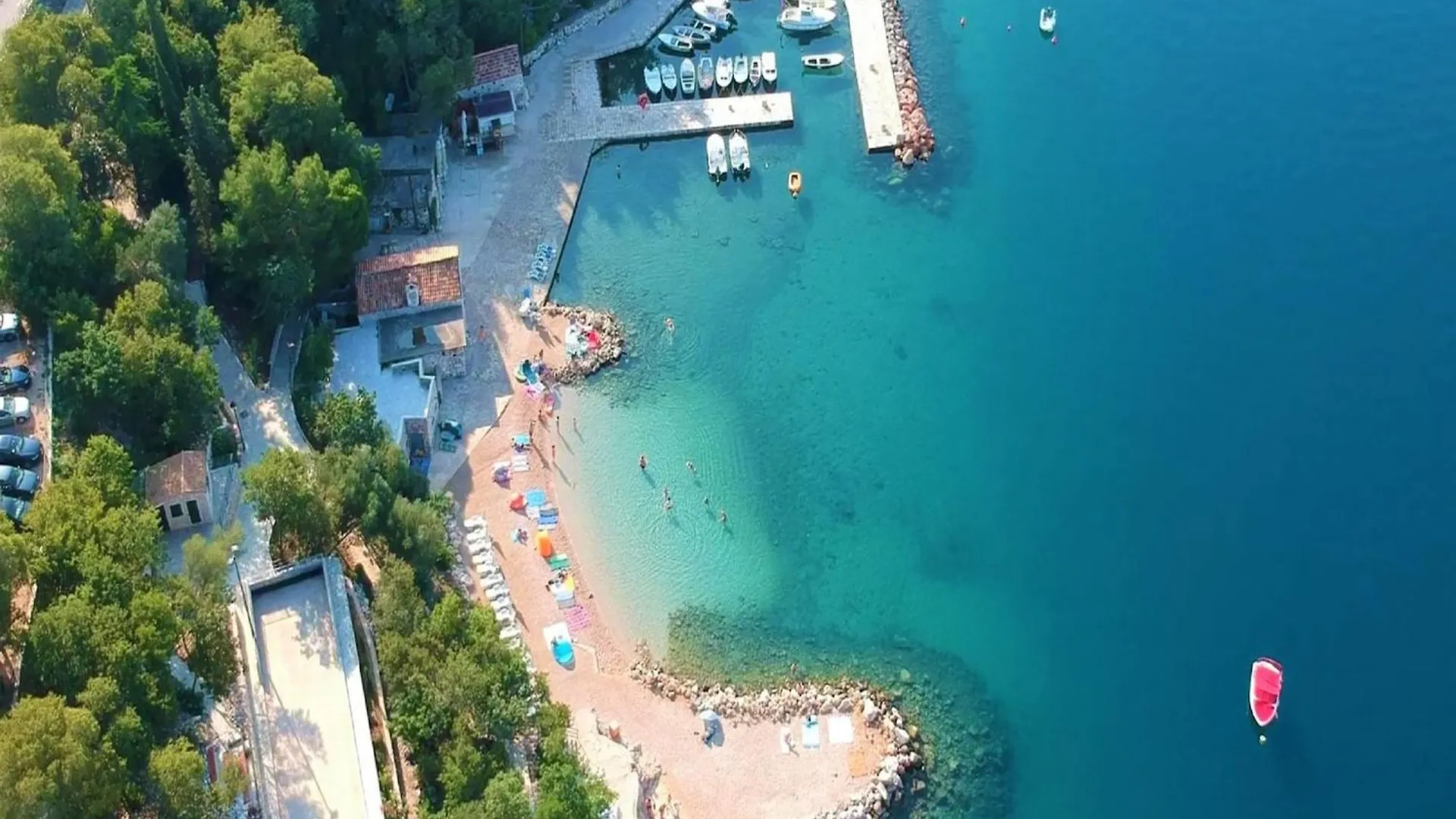 Spacious Apartment In Dramalj With Swimming Pool